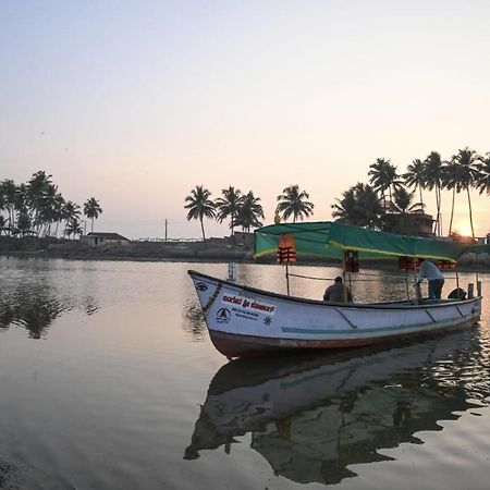 Reunion Ocean Tides Hotel Udupi Eksteriør billede