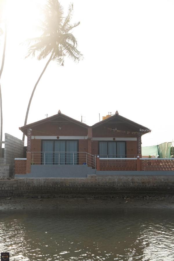 Reunion Ocean Tides Hotel Udupi Eksteriør billede