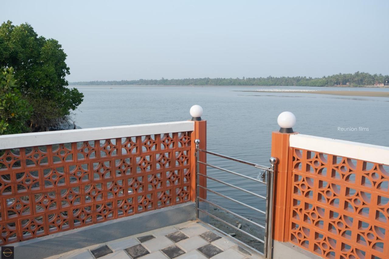 Reunion Ocean Tides Hotel Udupi Eksteriør billede